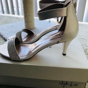 Size 10 Style & Co. shoes never worn